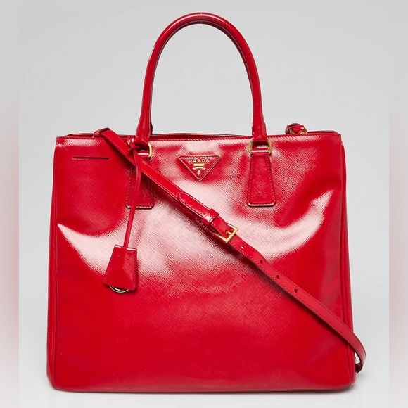 🍒PRADA🍒 Gardener saffiano vernice rosso cherry red gold patent large tote bag - Picture 3 of 16